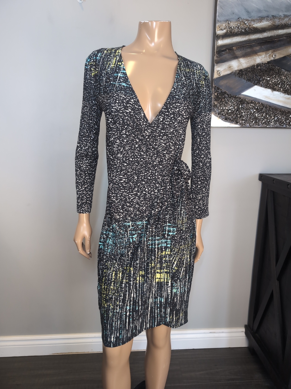 BCBGMAXAZRIA Adele Printed Wrap Dress Sea Green Abstract Jersey Knit Size Small - Picture 12 of 12